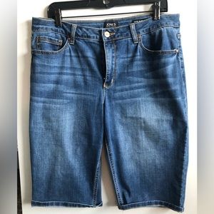 Jones New York denim Lexington Bermuda short. Great condition.